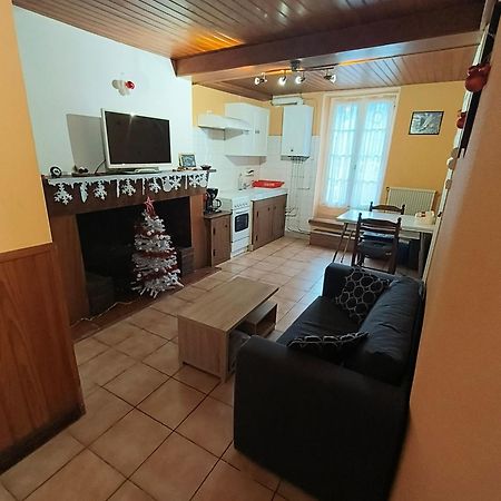 Appartement Plein Sud Au Rdc Avec Terrasse Et Parking Bagneres-de-Bigorre Luaran gambar