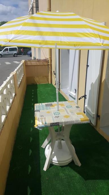 Appartement Plein Sud Au Rdc Avec Terrasse Et Parking Bagneres-de-Bigorre Luaran gambar