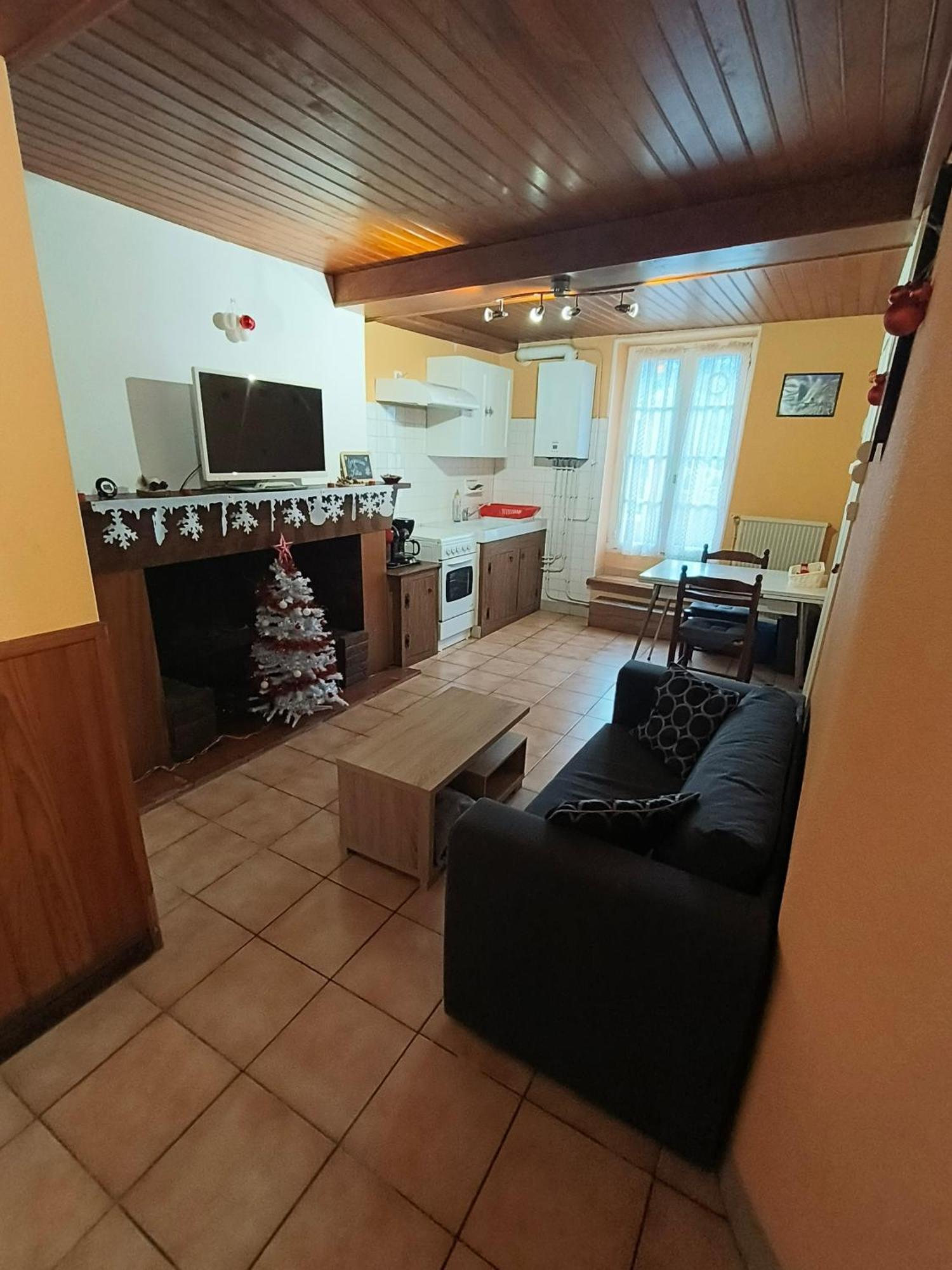 Appartement Plein Sud Au Rdc Avec Terrasse Et Parking Bagneres-de-Bigorre Luaran gambar